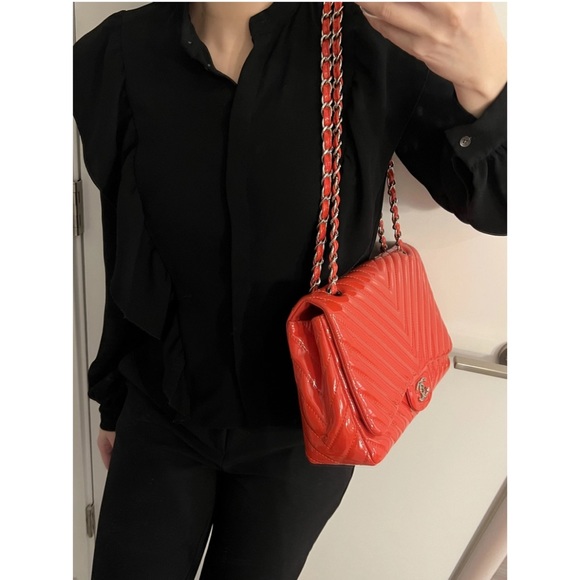 Chanel Classic Chevron Quilted Leather Flap Crossbody Shoulder Bag - Picture 15 of 16